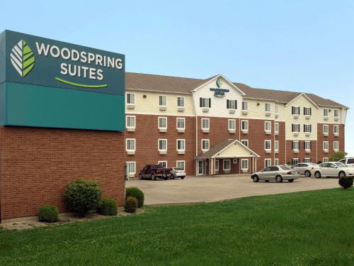 Clarksville Hotel | WoodSpring Suites Louisville Clarksville
