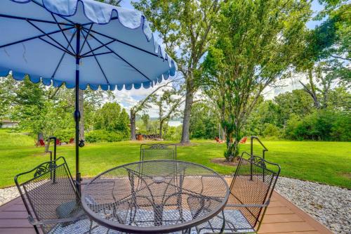 Golden House | Yard w/Lake View: Home Near Table Rock Lake!