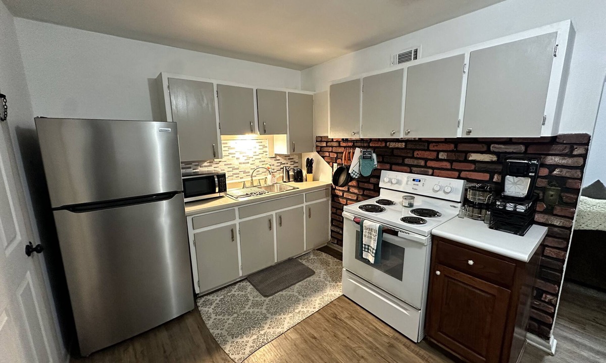 Tulsa House | Yellow House with the Red Door - 5 minute drive to Catoosa Hardrock Casino!
