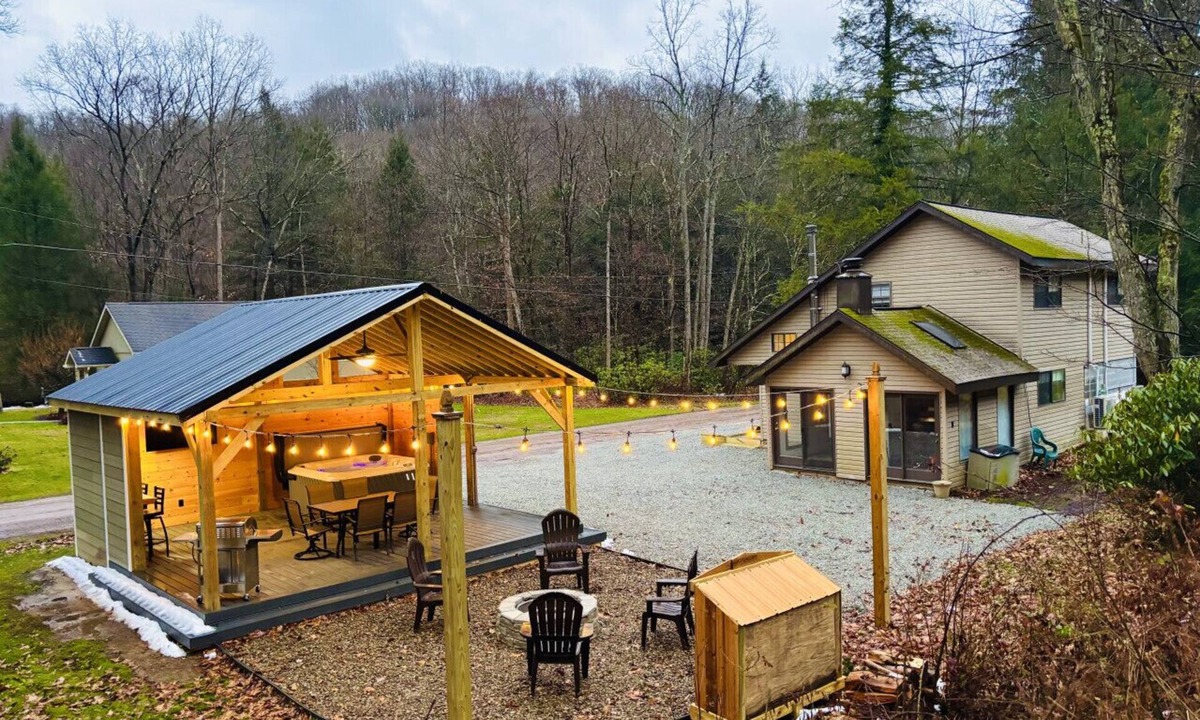 Confluence Cabin | Yough Lake Streamside Cottage w/Hot Tub, Pavilion, Firepit