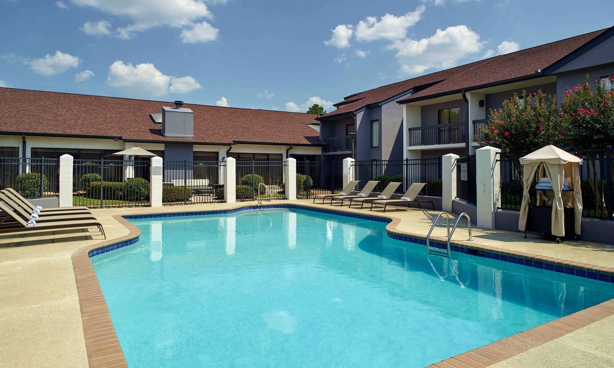 Norcross House | Your Home Away From Home! 4 Relaxing Units, Pool, Free Parking, Pets Allowed