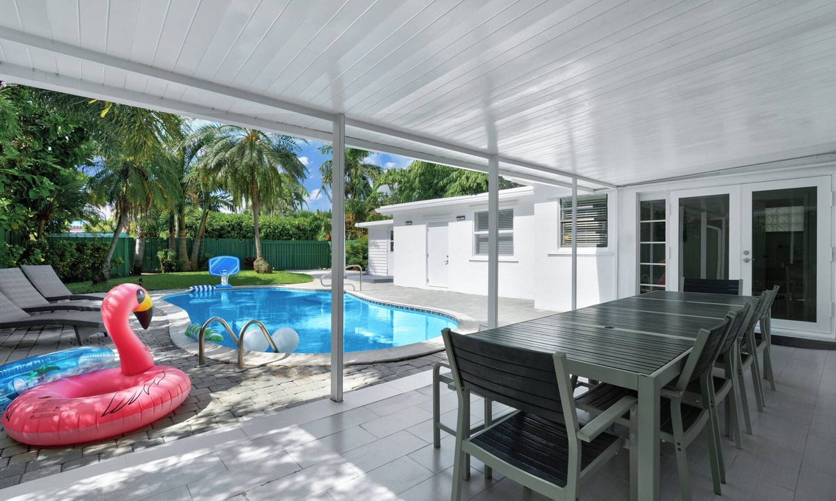Royal Poinciana Villa | Your home in South Florida 4 bedrooms/3 full bath minutes from Hollywood beaches