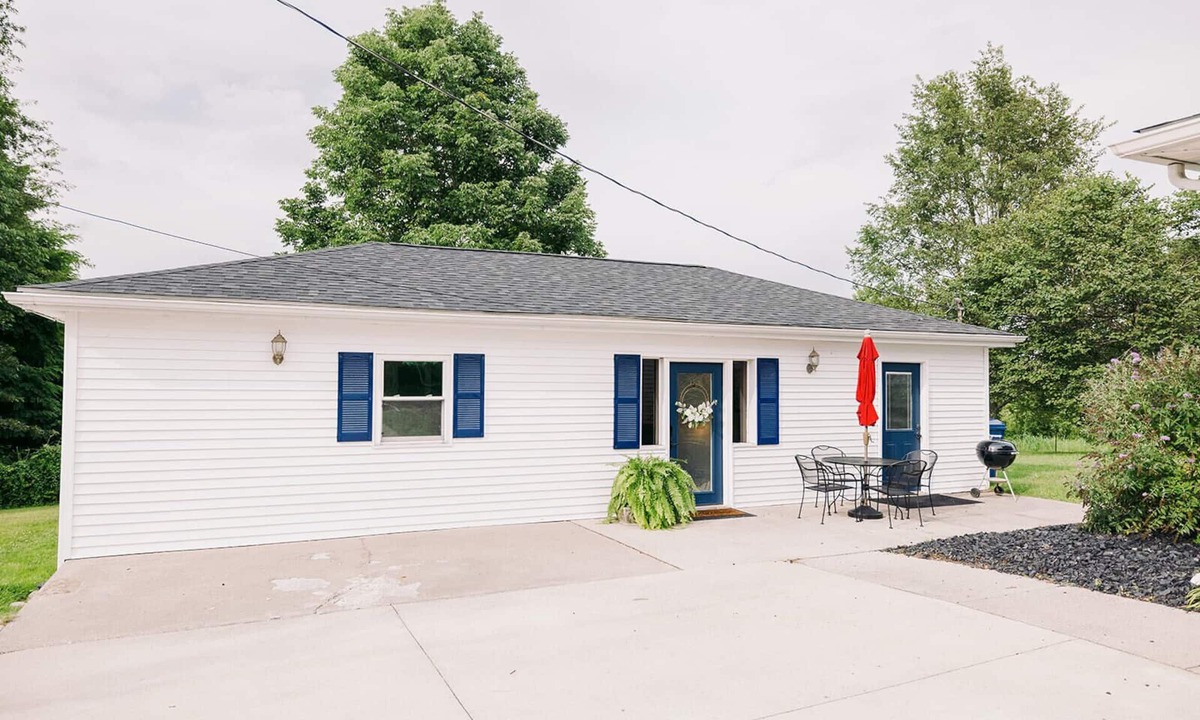 Nancy Cottage | Your idyllic getaway in the beautiful countryside of Somerset, Kentucky!