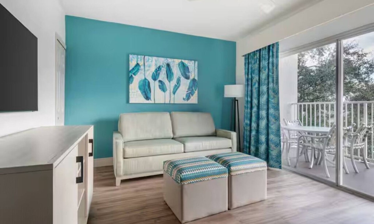 West Kissimmee Hotel | Your Next Favorite Vacation Spot Is Ready to Welcome You! Outdoor Pool, Kitchen!