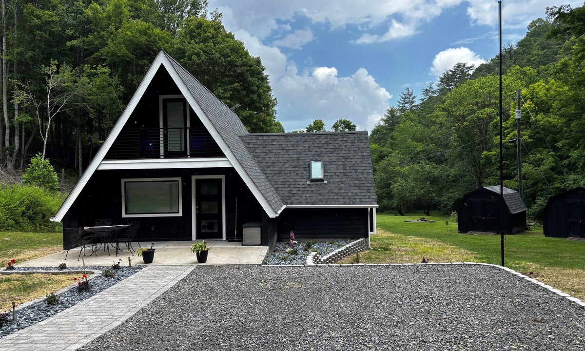 Beeson Cabin | Your own cabin in Southern WV on 65 acres of private property,