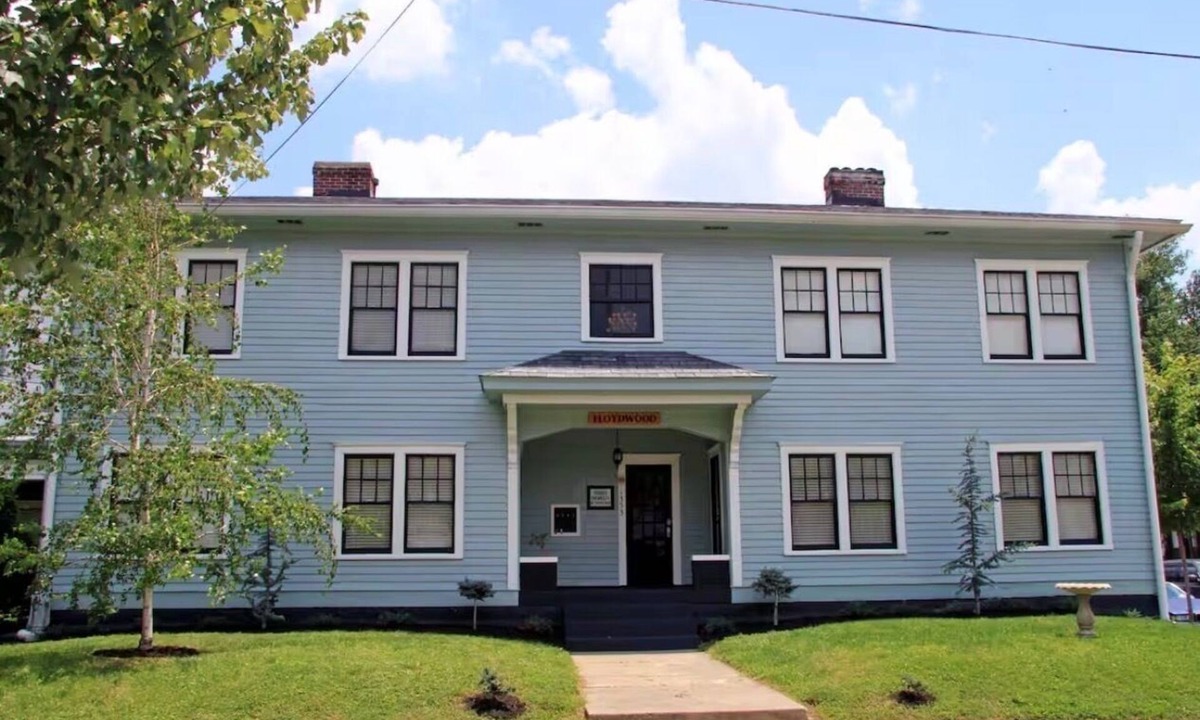 Old Louisville House | Your own historic estate in the heart of Old Louisville! NEAR IT All!