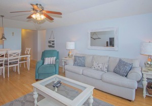Cozy Tidal Creek Villa w/ Private Dock Access & Amazing Sunset Marsh Views