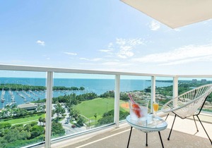 Grove Retreat for Couples | Walk to CocoWalk