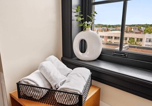 Kasa | Accessible Studio Near Bakery Square | The Maverick