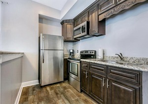 Lovely 1BR next to City Park by Hosteeva