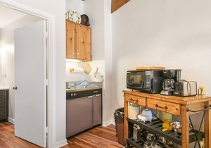 Updated Mountain Inn studio - accommodates 2.