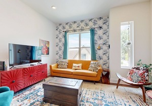 Upscale hideaway with rooftop deck - walk to Hillsboro Village & near downtown