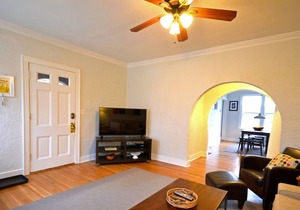 Walk To Great Restaurants, Shops, Vanderbilt, Belmont & Hillsboro Village!