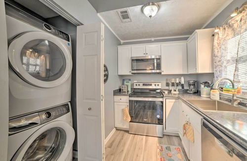 Clarksville House | 1/2 Mi to Fort Campbell: 'State Line Retreat'