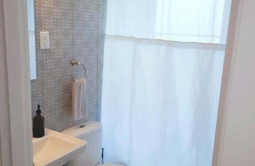 Hot Springs Apartment | 1 bdrm upstairs unit near downtown w/free