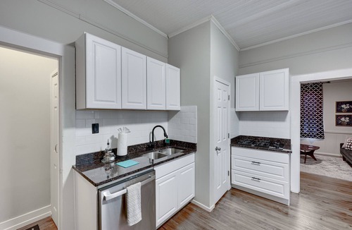 Columbia Apartment | 1 Bed Cozy Historic Downtown Columbia (Elmwood Park)
