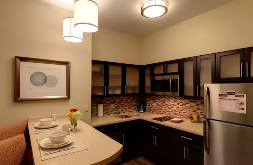 Bryant Pattengill East Apartment | 1 Bedroom | 24 Hour Business Center + Indoor Pool