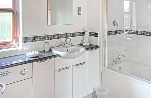 Scawton Ski Chalet | 1 bedroom accommodation in Easingwold