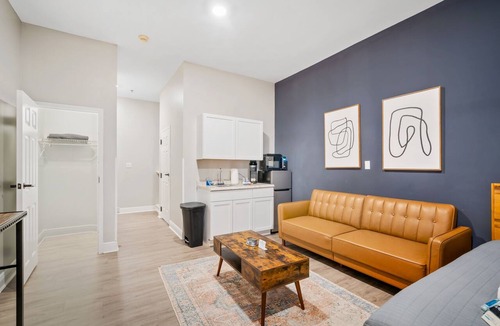 Grand Bay Apartment | 1 Bedroom Apartment at Oak + Fountain - #13
