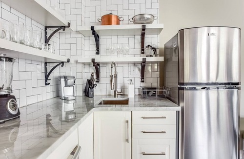 Atkins Park Apartment | 1 Bedroom Apartment With Private Back Yard Behind Historic House