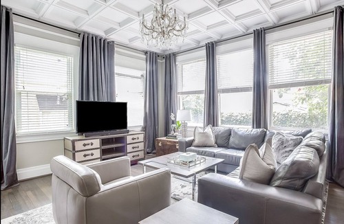 Atkins Park Apartment | 1 Bedroom Apartment With Private Back Yard Behind Historic House