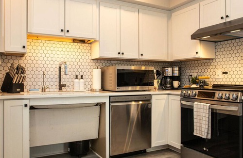 Jonesville Apartment | 1 Bedroom Suite Downtown Elkin Yadkin Valley, Ground Floor