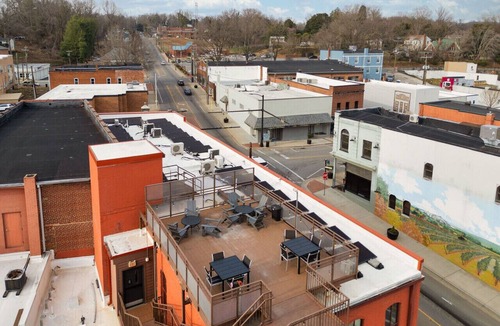 Jonesville Apartment | 1 Bedroom Suite Downtown Elkin Yadkin Valley