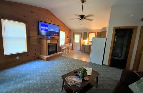 Eureka Springs Cabin | #1 - Cozy cabin in the Ozark Mountains, giant spa tub, romantic and peaceful!