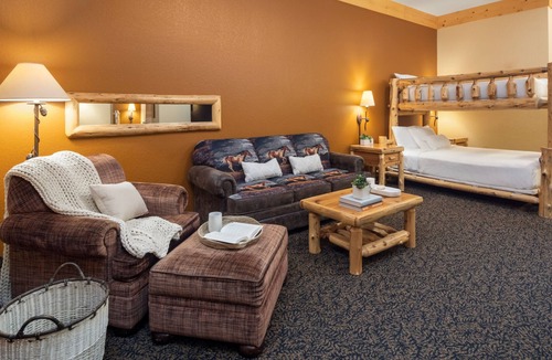 Rothschild Hotel | 1 King, 1 Bunk Bed Suite With Access to Pool, Hot Tub, and Gym