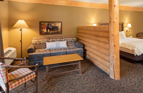 Rothschild Hotel | 1 King Fireplace Suite With Access to Pool, Hot Tub, and Gym