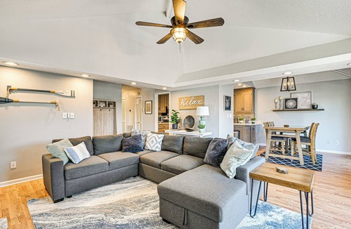 Myrtle Beach Cottage | 1 Mi to Broadway at the Beach: Home w/Large Yard!