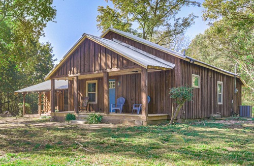 Pope Cottage | 1 Mi to Enid Lake: Peaceful Pope Getaway