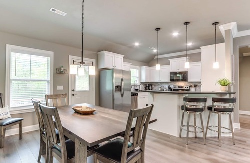 Holiday Island House | < 1 Mi to Marina! Family Home in Eureka Springs