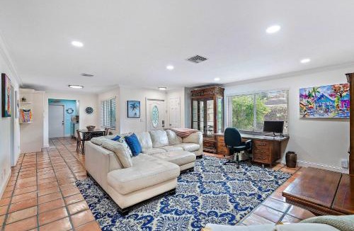 Parrot Cove House | 1 Mi to Shore: Pet-Friendly Lake Worth Beach Home!