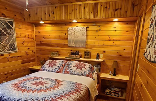Bear Den Cabin | 1 mile to Blue Ridge Parkway Cabin with Hot Tub