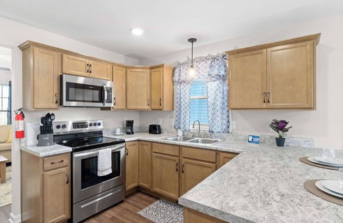 Clarksville House | 1-Mile to Downtown Clarksville! Queen-City Charmer