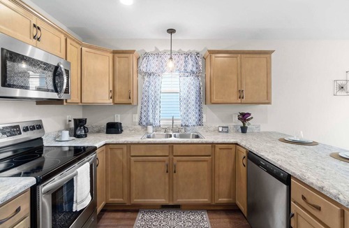 Clarksville House | 1-Mile to Downtown Clarksville! Queen-City Charmer