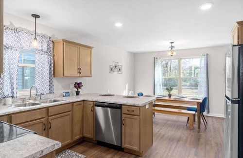 Clarksville House | 1-Mile to Downtown Clarksville! Queen-City Charmer