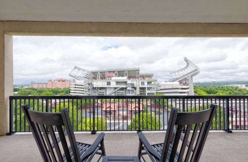 Columbia Condo | 1 min walk to stadium! Private Rooftop at Williams-Brice - 3-bed 3-bath condo