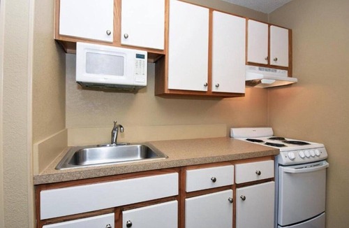 Mishawaka Apartment | 1 Queen Bed | Non-Smoking, Kitchen
