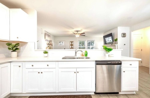 Harrisburg House | 1 story fenced backyard mins from UNCC & speedway