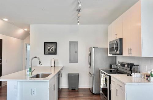 Old Fourth Ward House | 10 Guest Penthouse Multi-Level Condo in ATL 542Blvd407