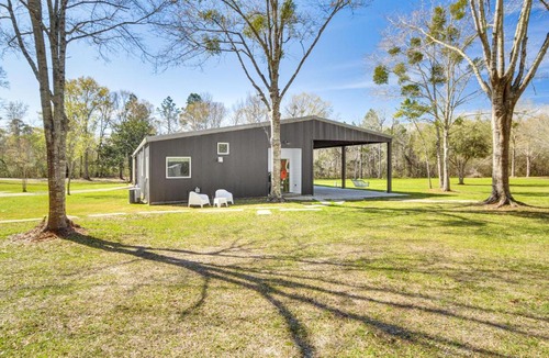 Latimer Apartment | 10 Mi to Biloxi Beach & Casinos! Peaceful Retreat