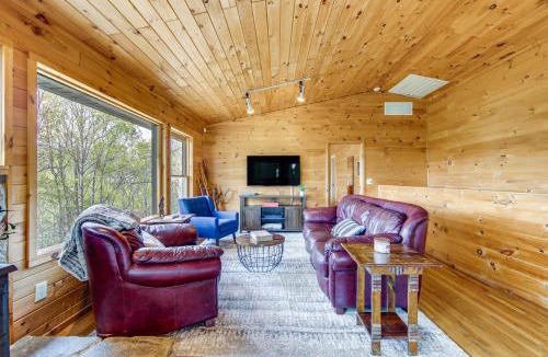 Balsam House | 10 Mi to Waynesville: Cabin w/Hot Tub & Mtn Views