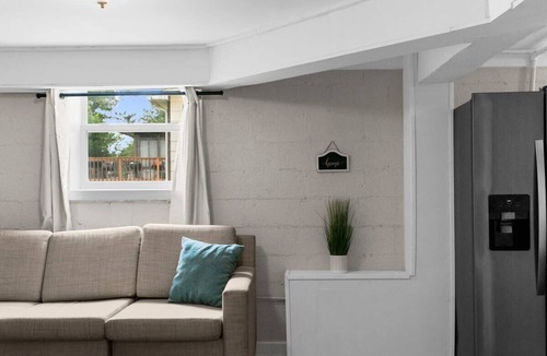 Birmingham House | 10 Min to Downtown-Modern in Magic City-Both Units