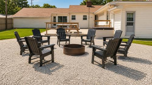Saint Mary House | 10 Min to Ste Genevieve Hot Tub & Fire Pit