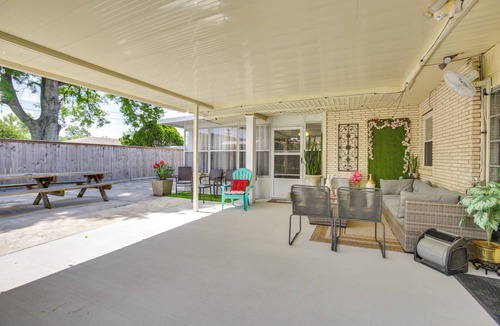 Westwego Cottage | 11 Mi to Nola: Westwego Home w/Sunroom!