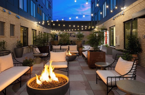 12 South Hotel | 12 South Stay w/Rooftop | Deluxe Queen at Gilmore