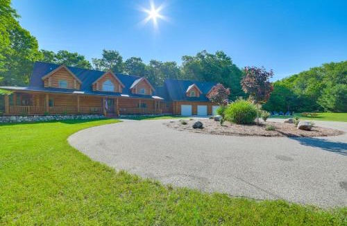 Petoskey House | 14 Mi to Slopes: Lodge on 104 Acres in Boyne City