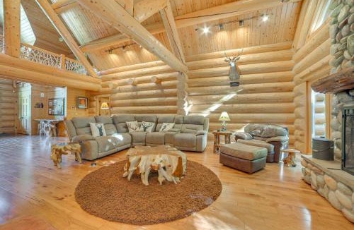 Petoskey House | 14 Mi to Slopes: Lodge on 104 Acres in Boyne City